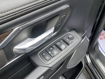 2020 RAM 1500 Laramie Crew Cab 4x4 5'7" Box