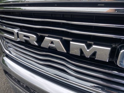 2020 RAM 1500 Laramie Crew Cab 4x4 5'7" Box