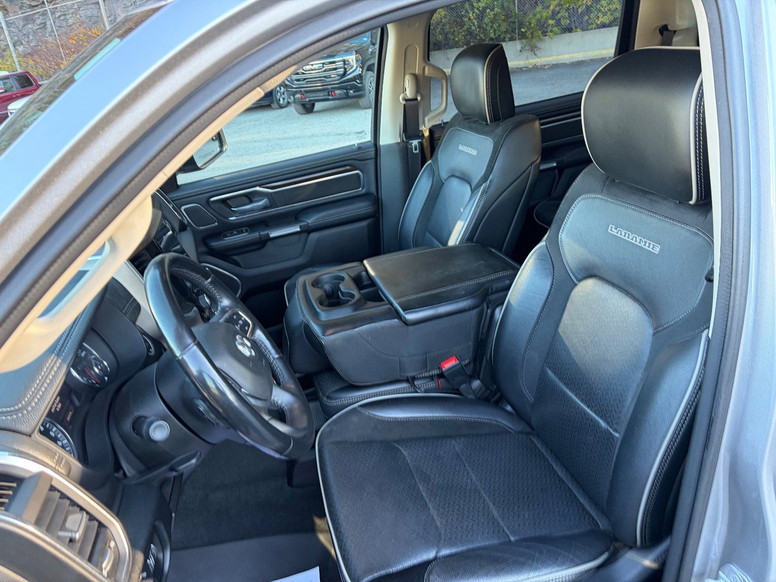 2022 RAM 1500 Laramie Crew Cab 4x4 5'7" Box