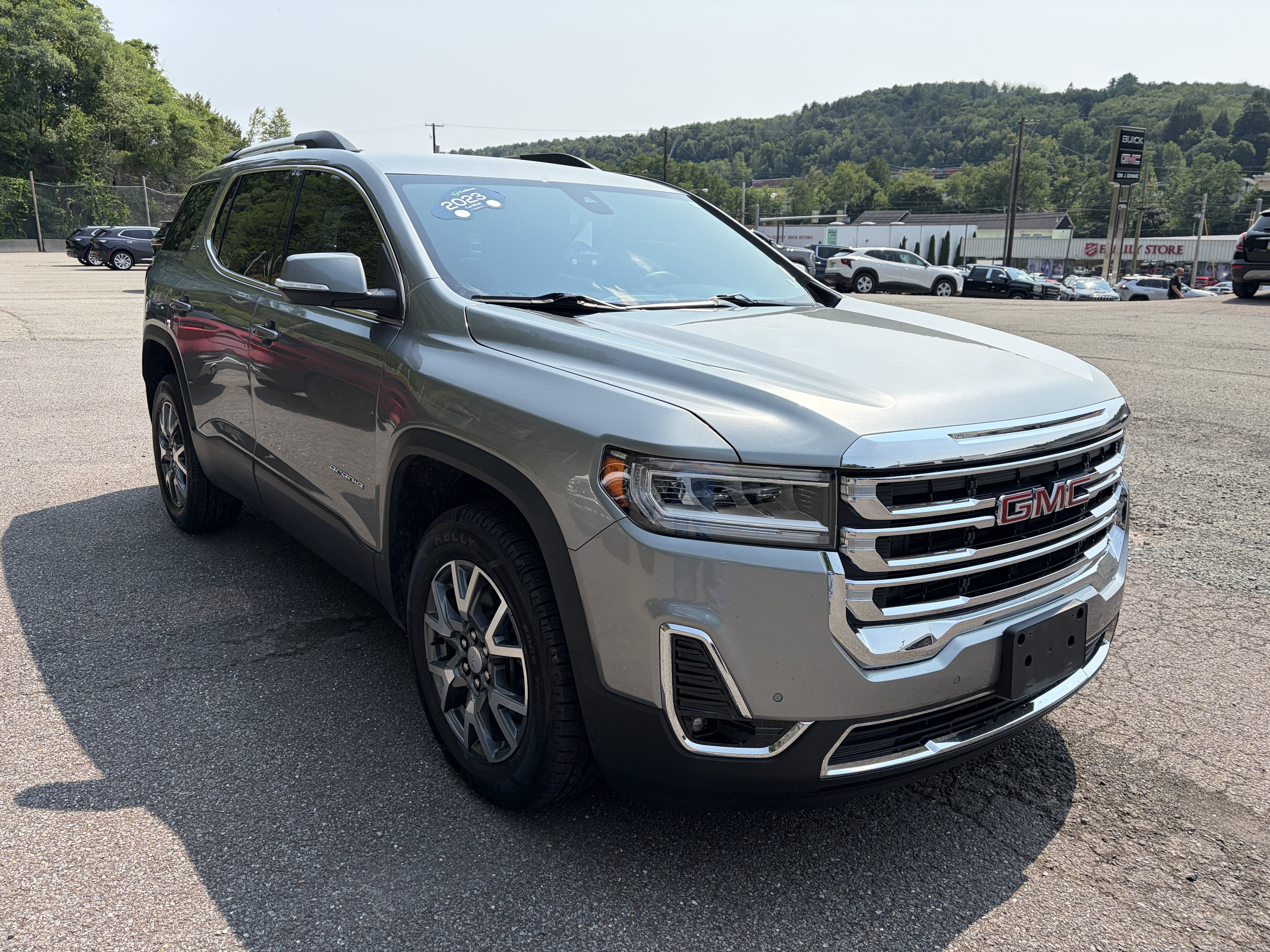 2023 GMC Acadia SLT