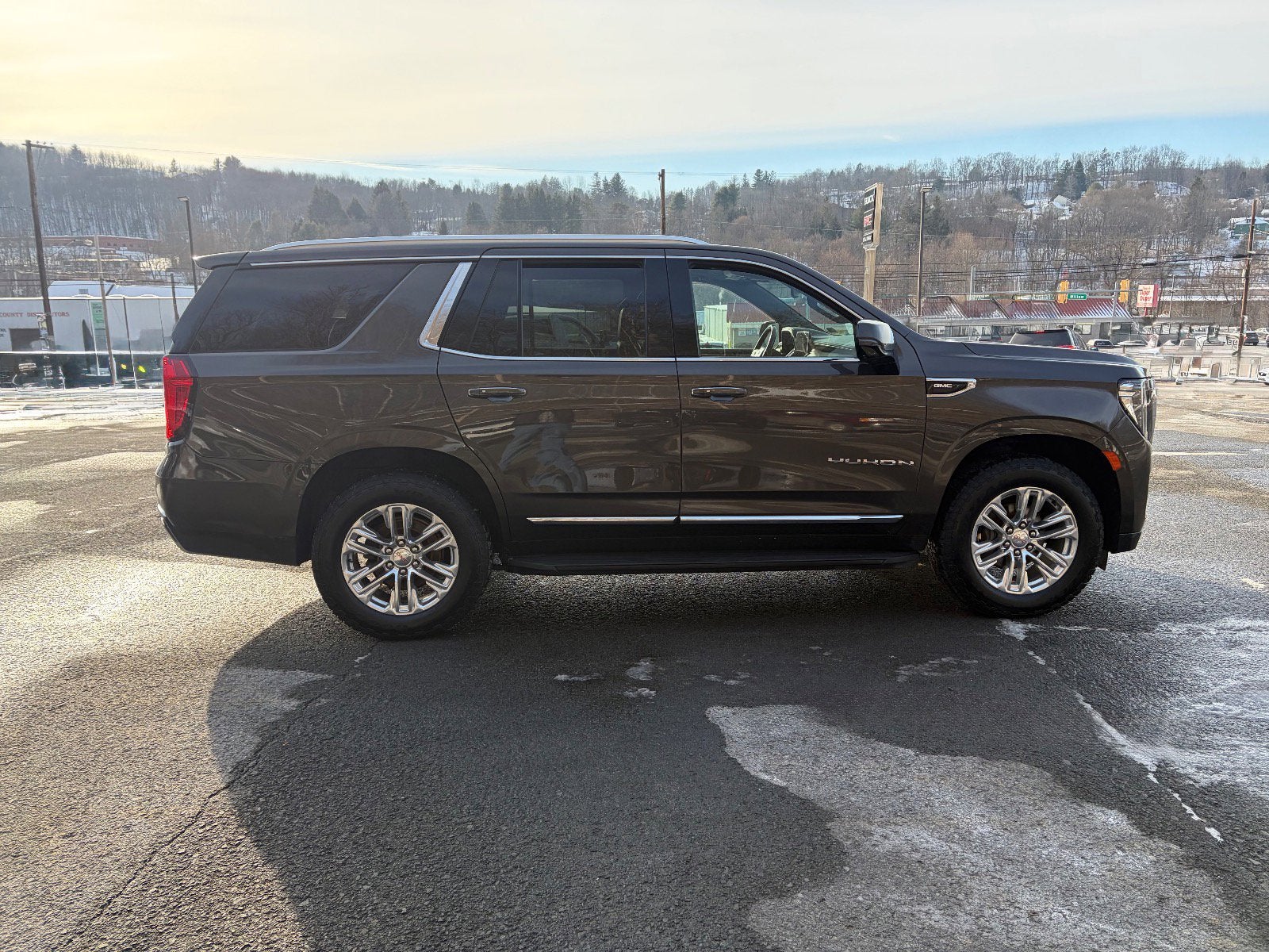 2021 GMC Yukon SLT