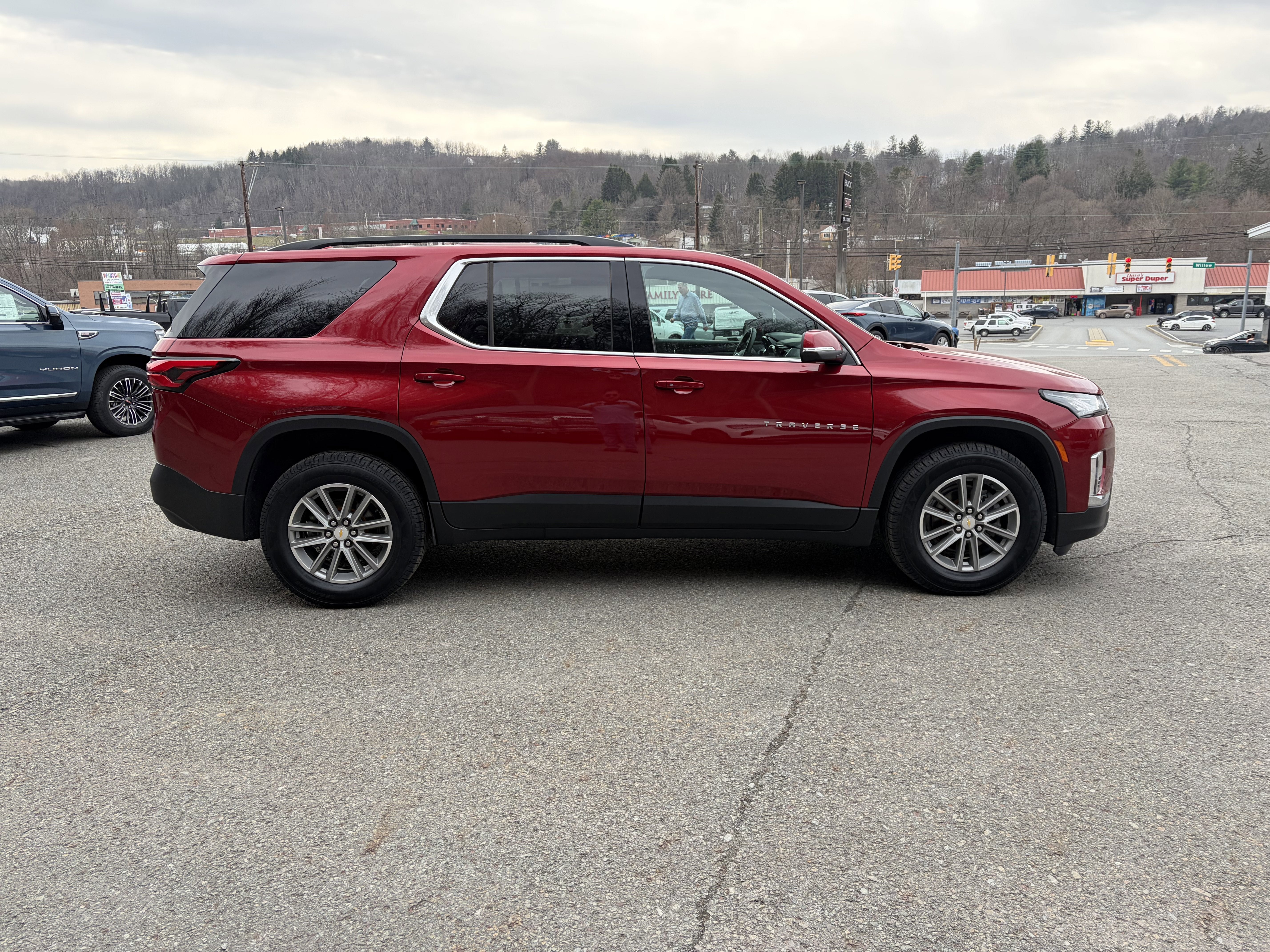 2023 Chevrolet Traverse LT Cloth