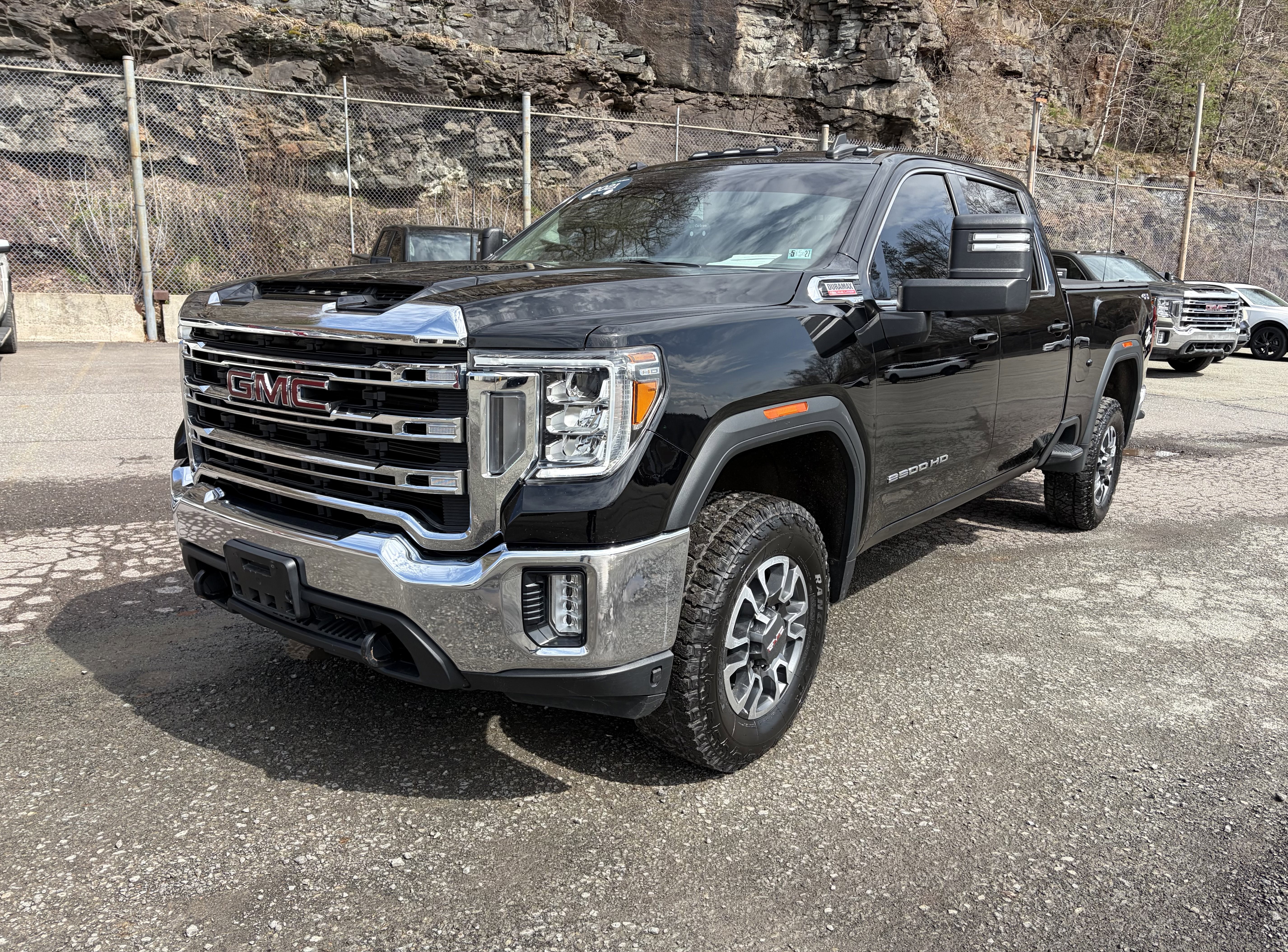 2021 GMC Sierra 4WD Crew Cab Standard Box SLE's photo