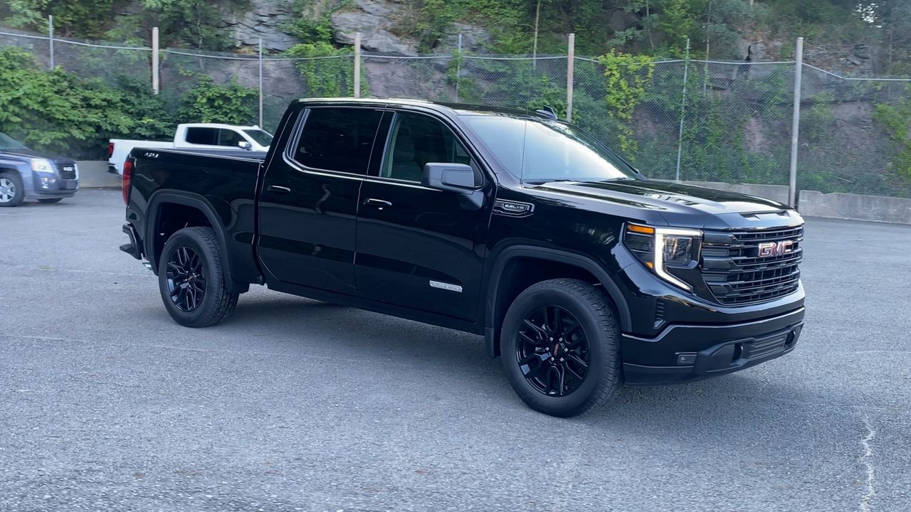 2025 GMC Sierra 1500 Elevation