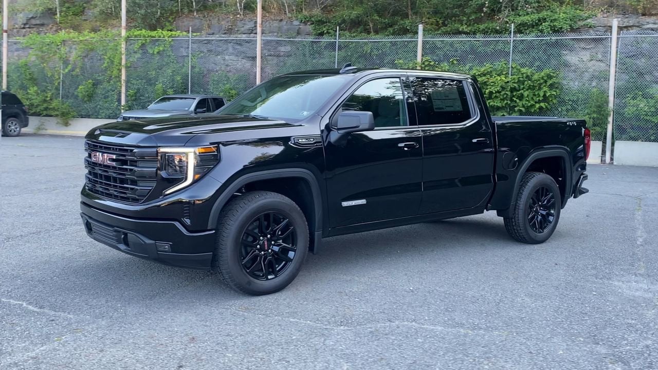 2025 GMC Sierra 1500 Elevation