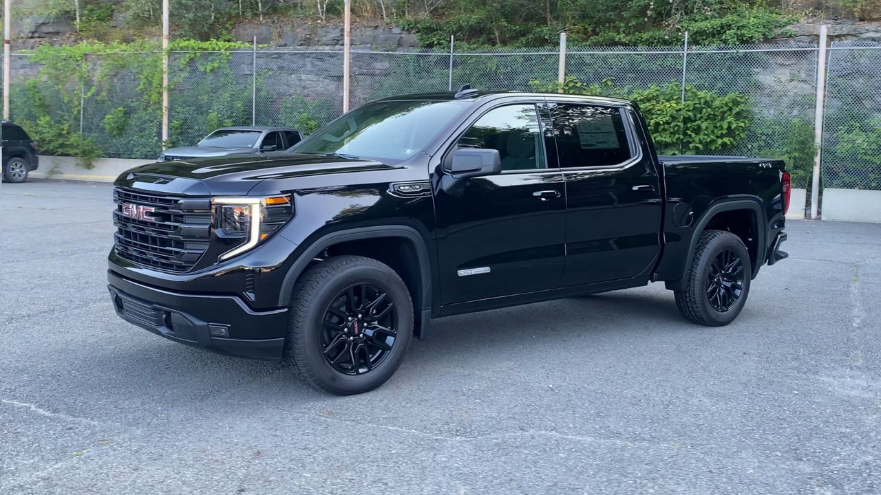 2025 GMC Sierra 1500 Elevation