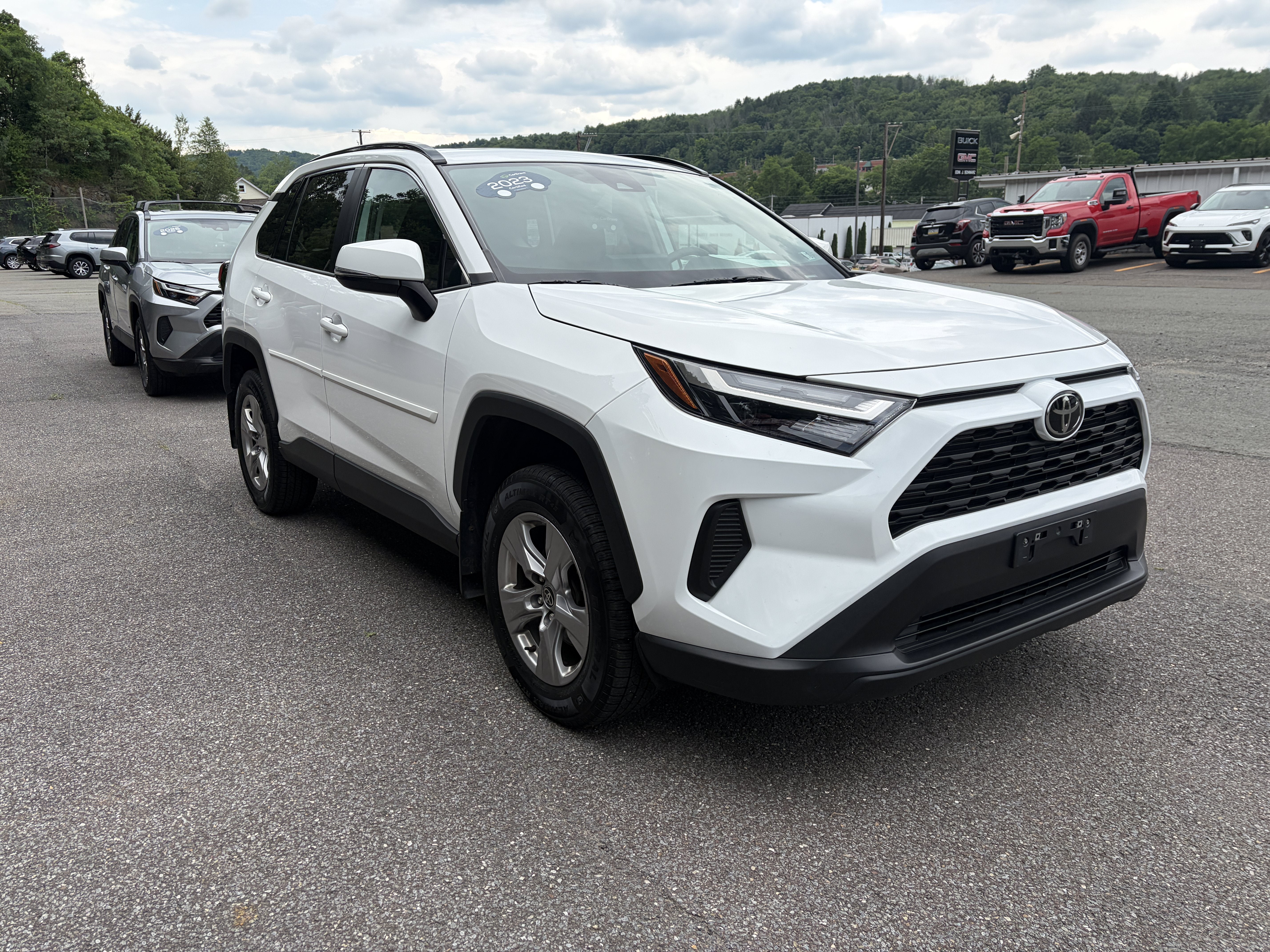2023 Toyota RAV4 XLE