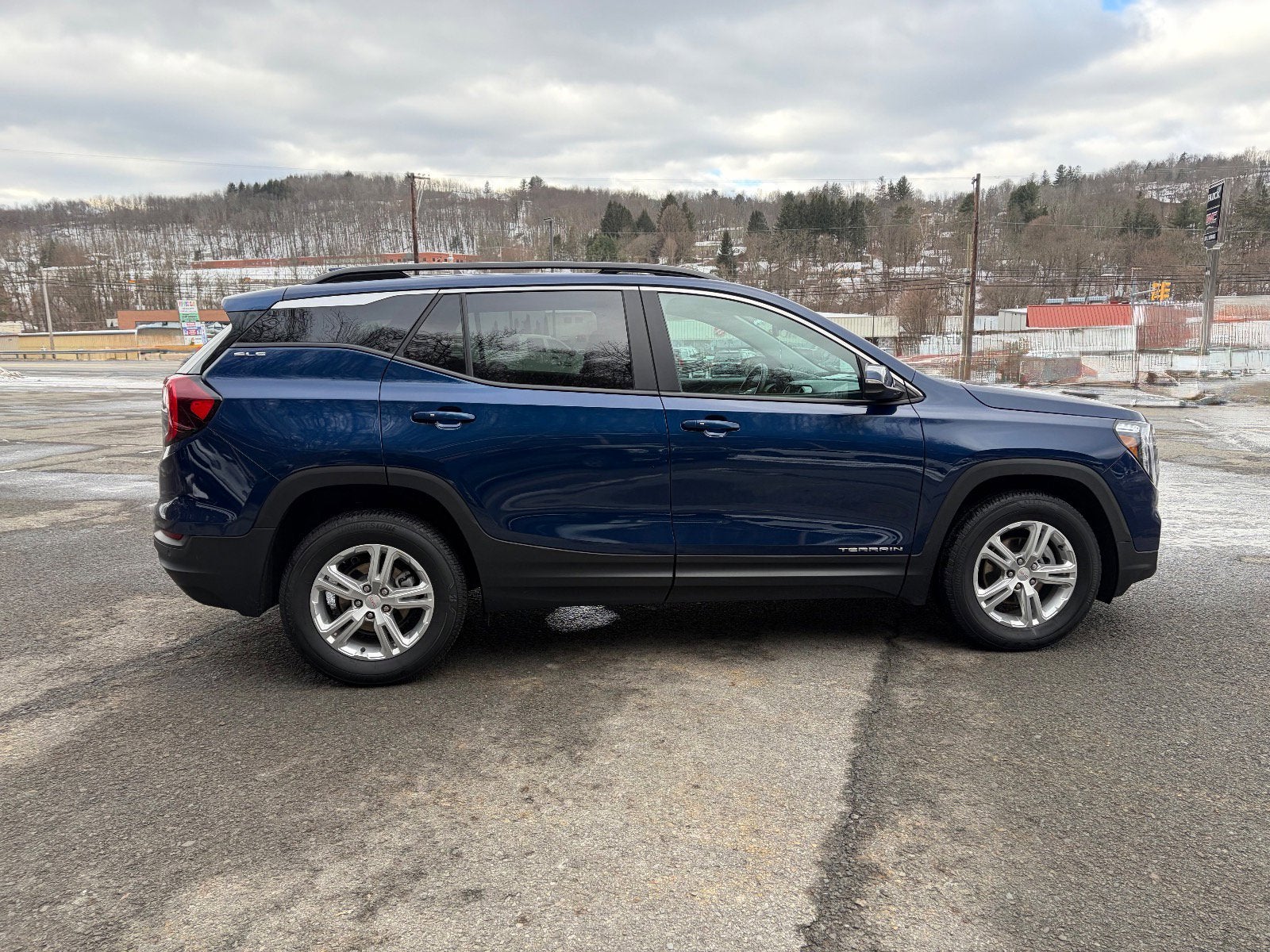 2022 GMC Terrain SLE