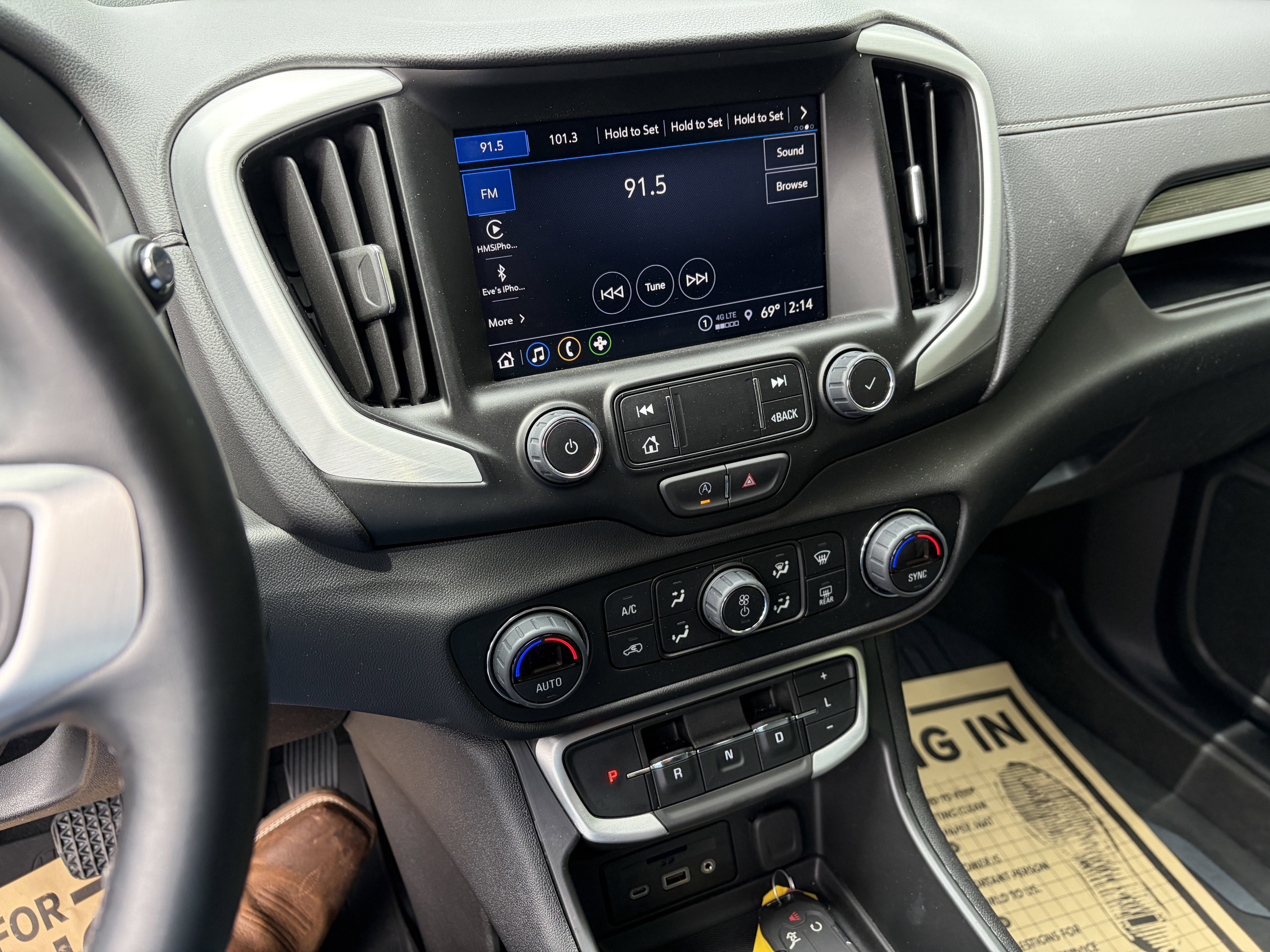 2023 GMC Terrain SLT