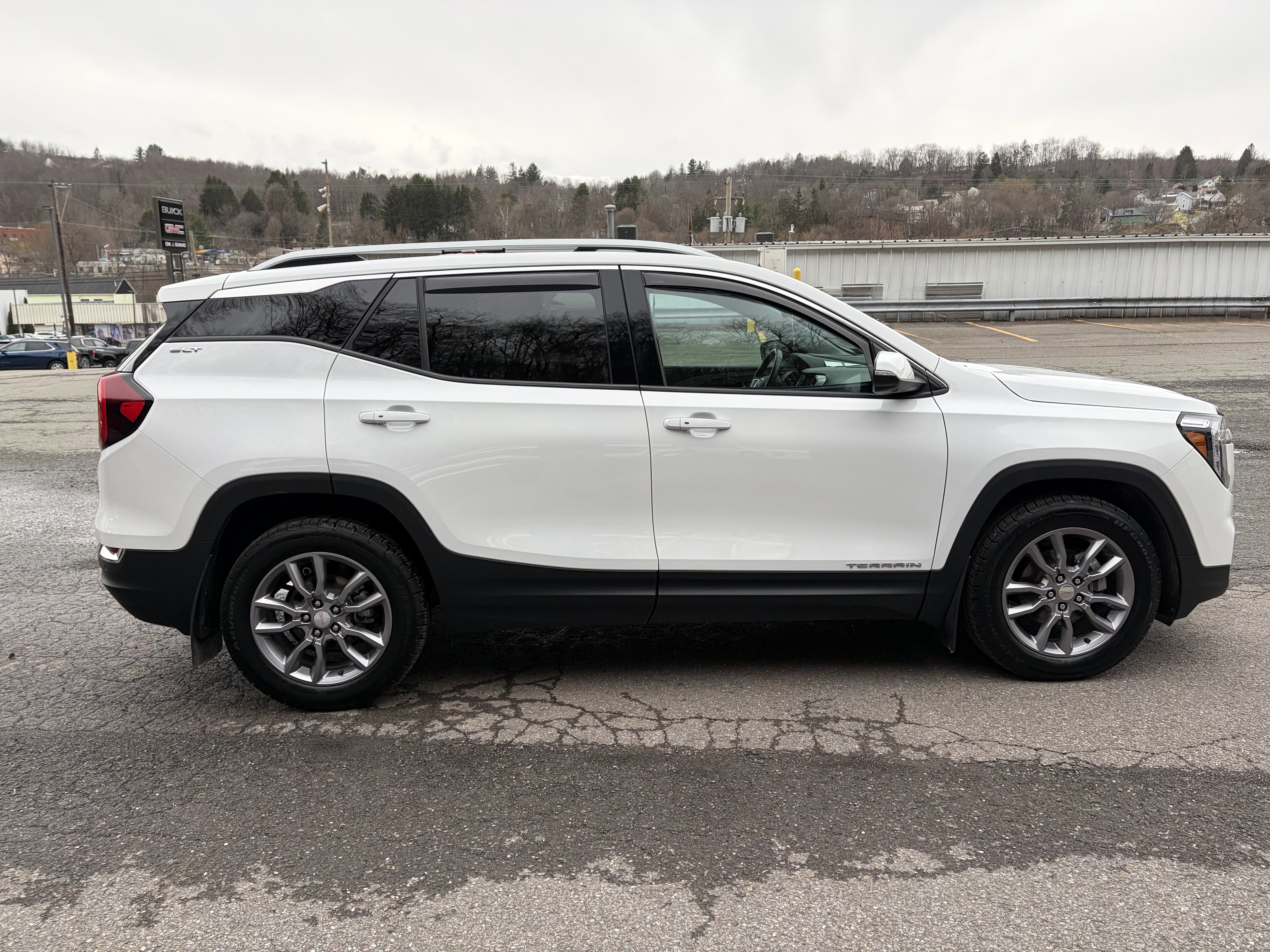 2022 GMC Terrain SLT