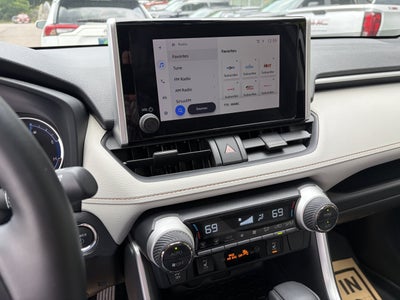 2025 Toyota RAV4 Hybrid XLE