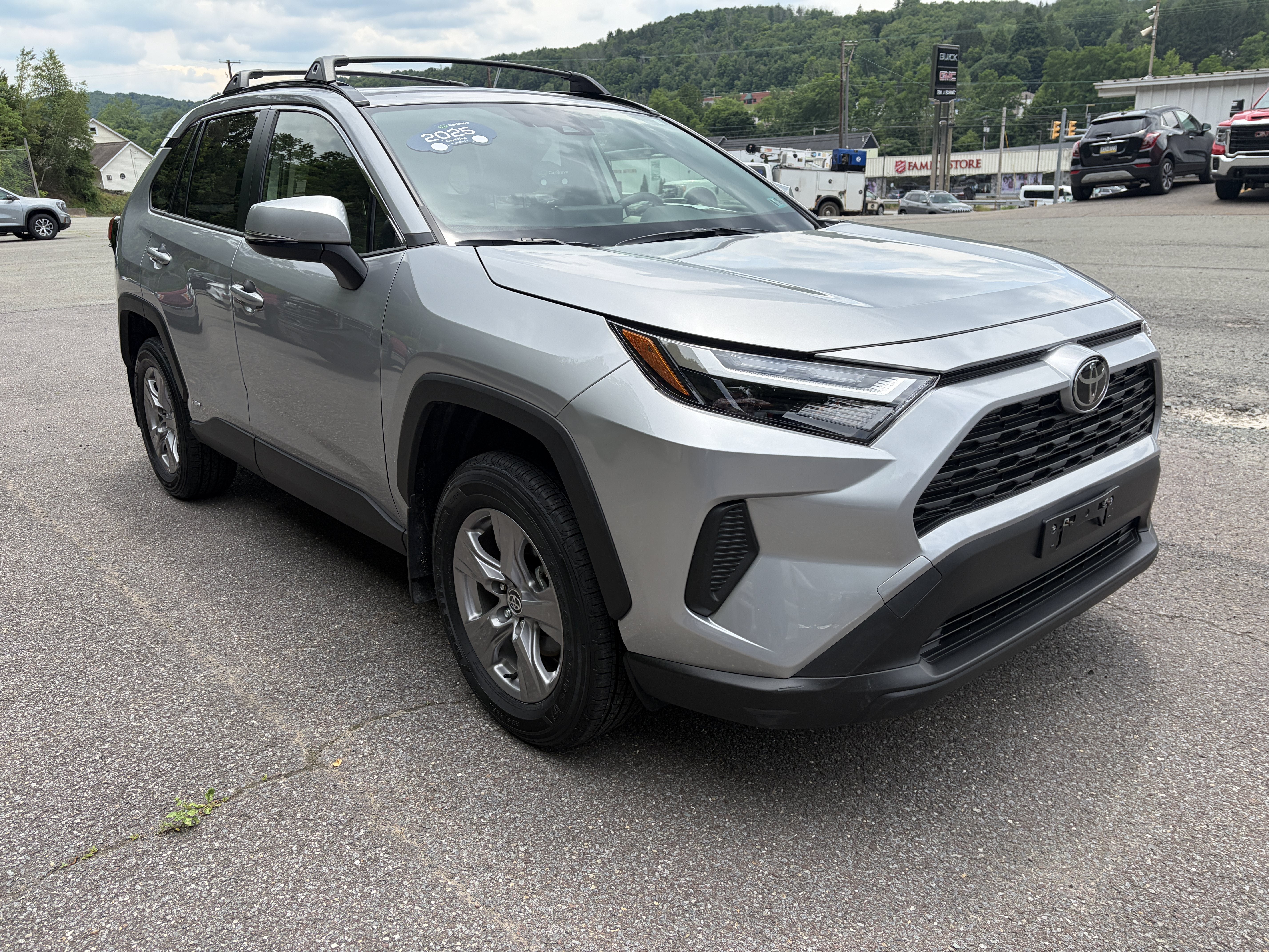 2025 Toyota RAV4 Hybrid XLE