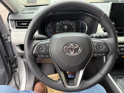 2025 Toyota RAV4 Hybrid XLE