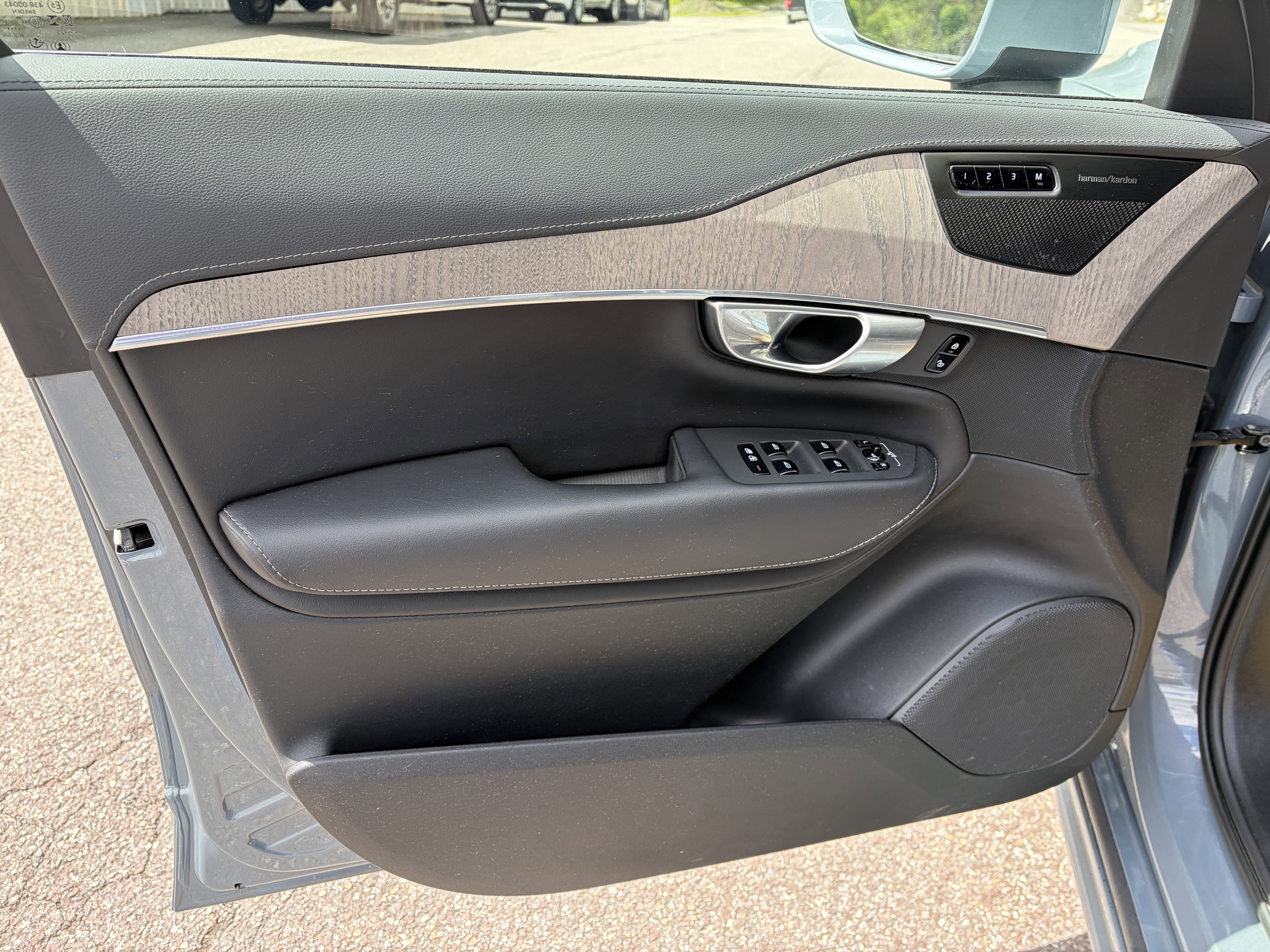 2023 Volvo XC90 B6 Ultimate 7-Seater